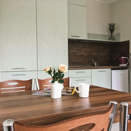 Azzurro Apartment - Ideal For Your Seaside Escape In Burgas Stad Buitenkant foto