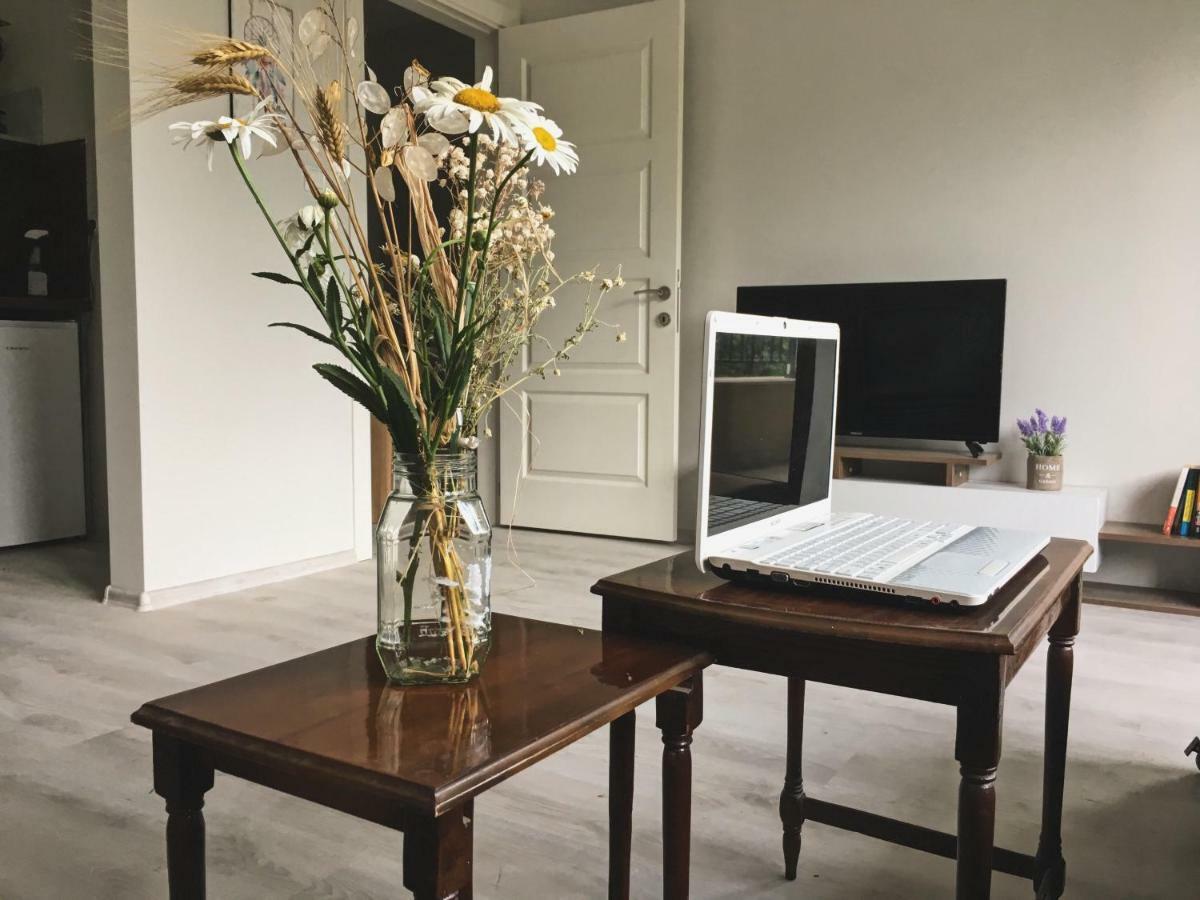 Azzurro Apartment - Ideal For Your Seaside Escape In Burgas Stad Buitenkant foto